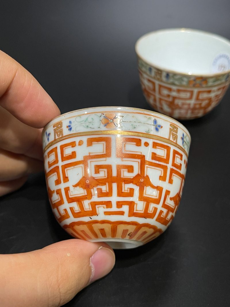 清嘉庆 粉彩夔凤纹卧足杯一对 - 图4
