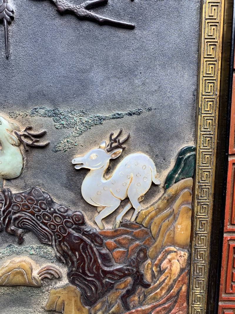 清乾隆 剔红框嵌百宝松下群鹿插屏 - 图7