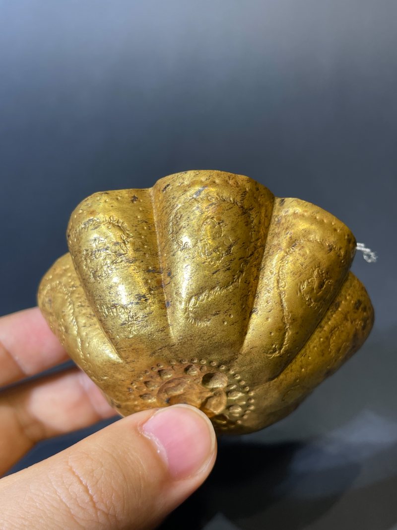 明 纯金花形杯 - 图2