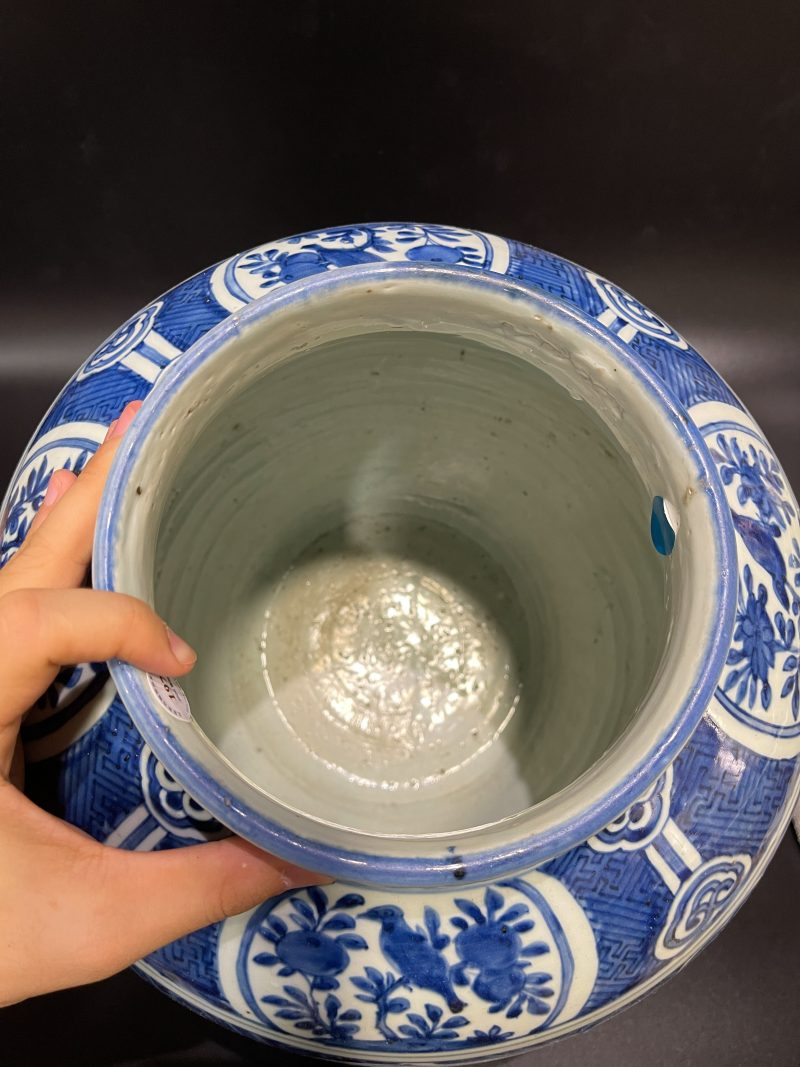 明万历 青花锦地开光花鸟纹大罐 - 图9