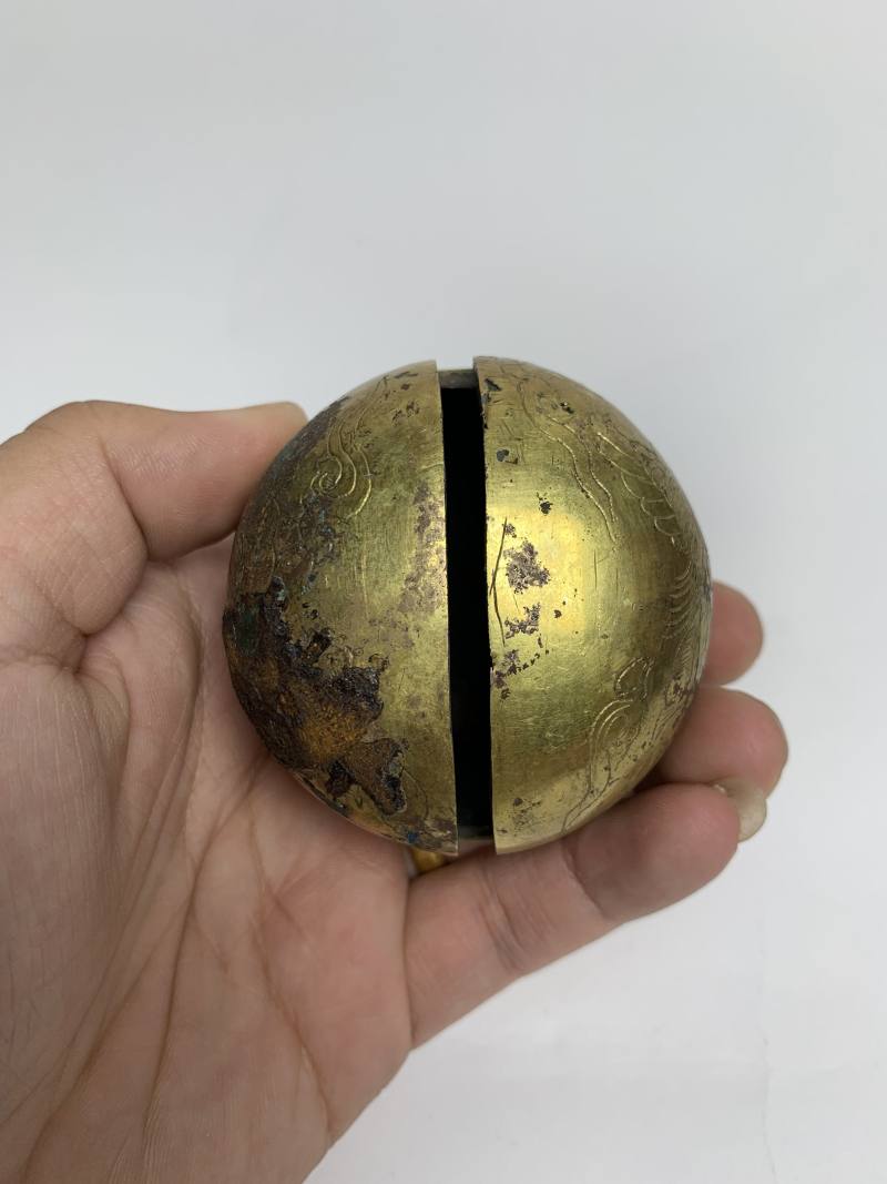 明 铜鎏金錾刻凤鸟纹马铃一对 - 图16
