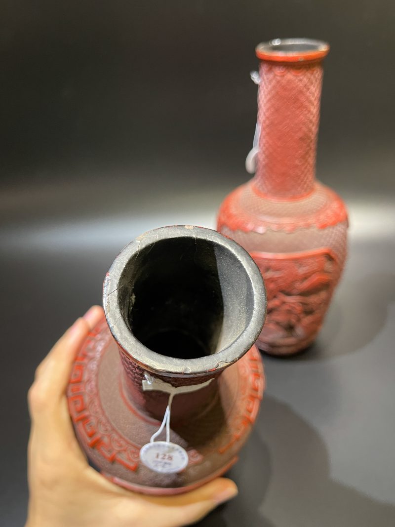 清乾隆 剔红庭院婴戏图纸槌瓶一对 - 图7