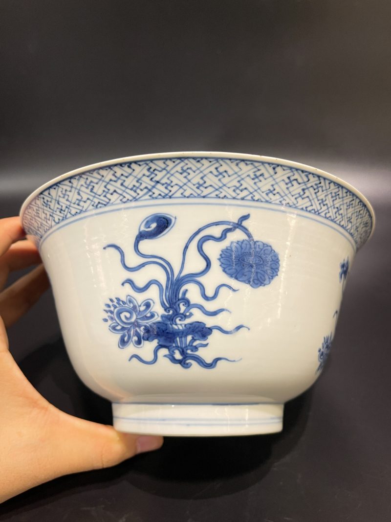 清康熙 青花一束莲纹大碗 - 图6