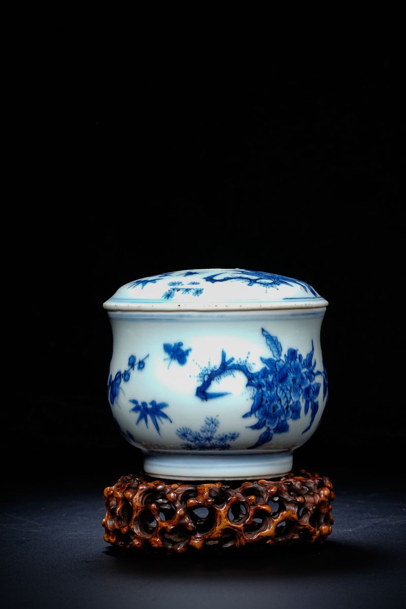 明崇祯 青花折枝花卉纹香薰 - 图2