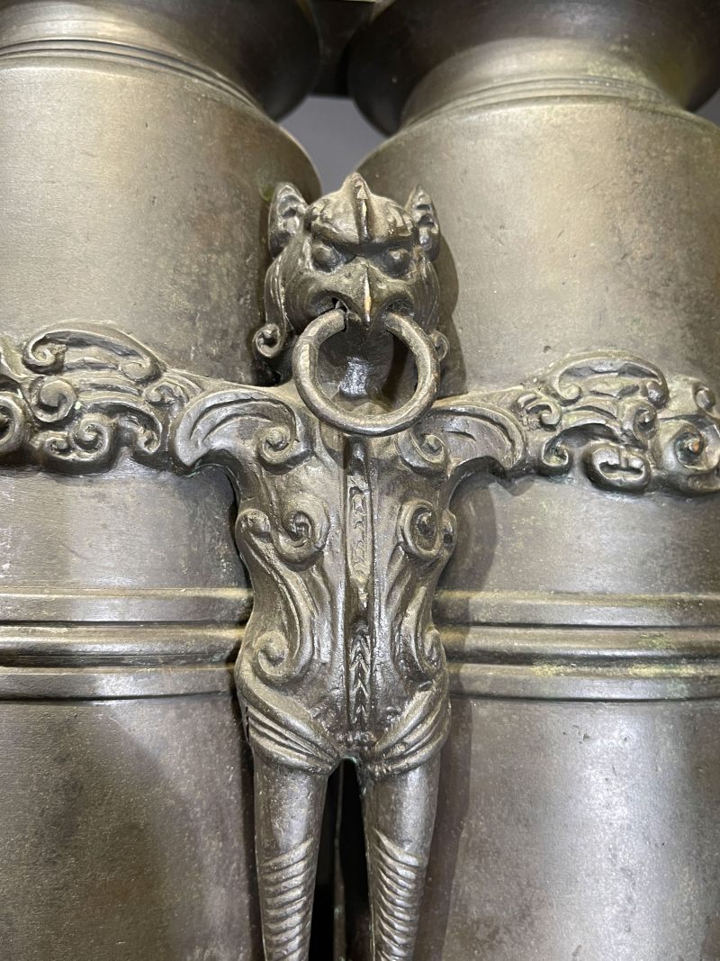 明末清初 铜英雄独立合卺尊 - 图6