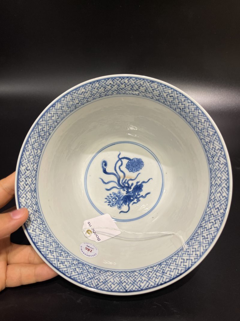 清康熙 青花一束莲纹大碗 - 图7