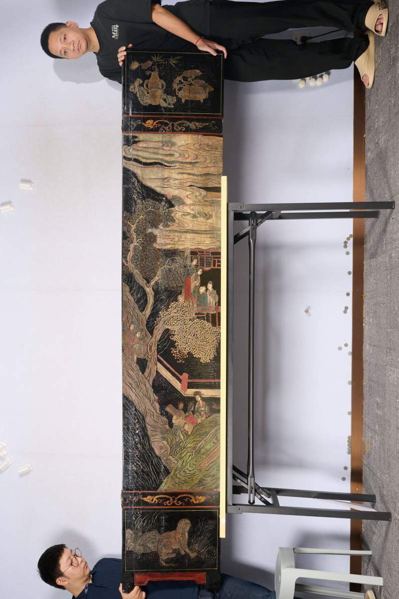 Lot1048 清康熙十二年（1673） 广作三水县知县苏嵋荣寿款彩大屏风 十二扇 - 图3