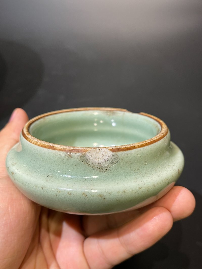 清道光 豆青釉月牙盖罐 - 图13