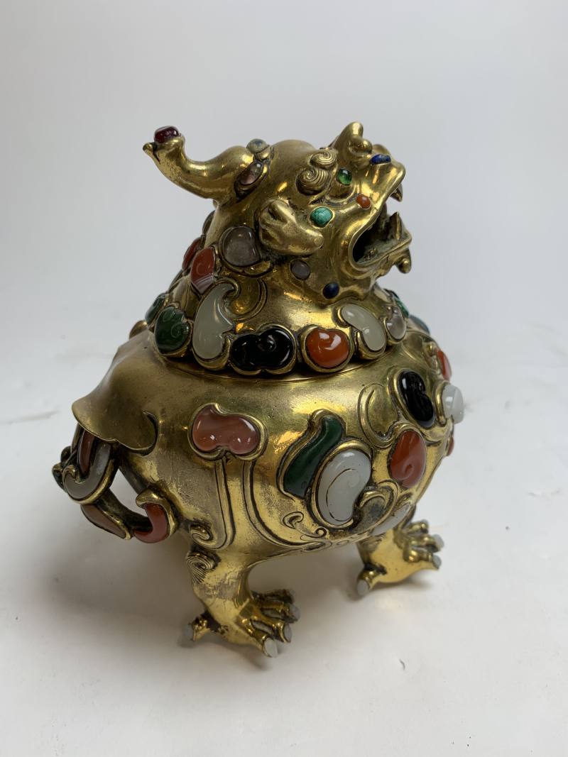 清乾隆 铜鎏金嵌百宝甪端香熏 - 图7