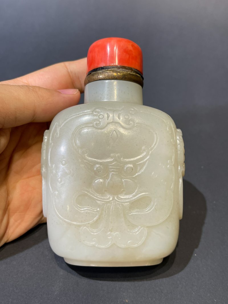清 白玉兽面纹鼻烟壶 - 图3