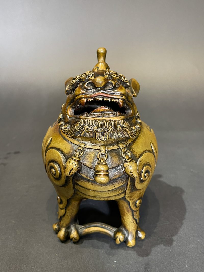 清早期 铜局部鎏金甪端香薰 - 图3