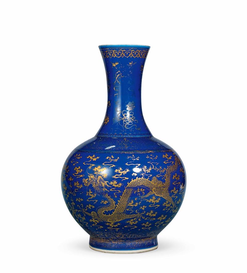 清光绪 霁蓝釉描金龙纹赏瓶