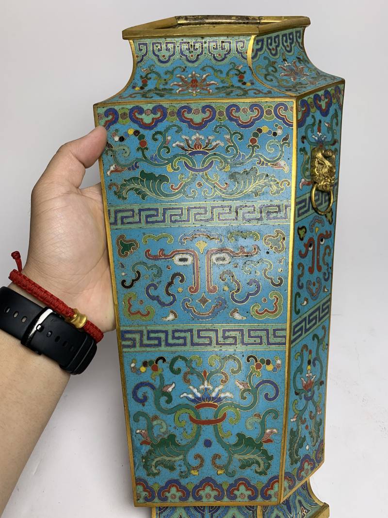 清乾隆 铜掐丝珐琅兽面纹璧瓶 - 图3