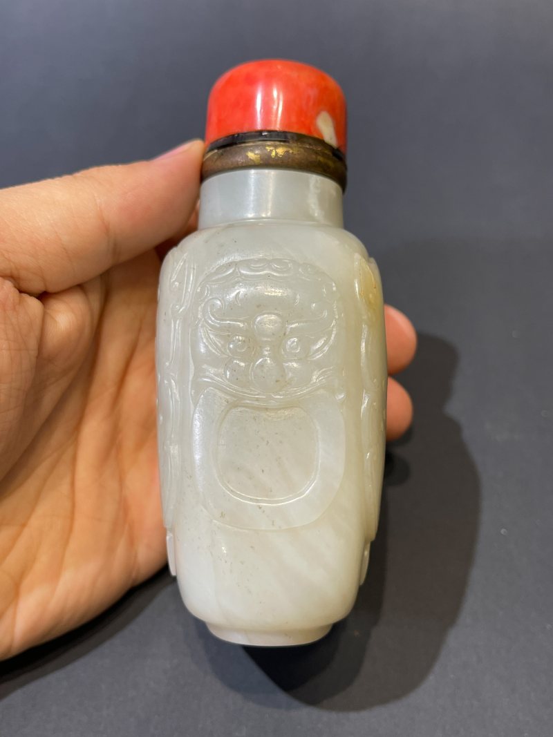 清 白玉兽面纹鼻烟壶 - 图4
