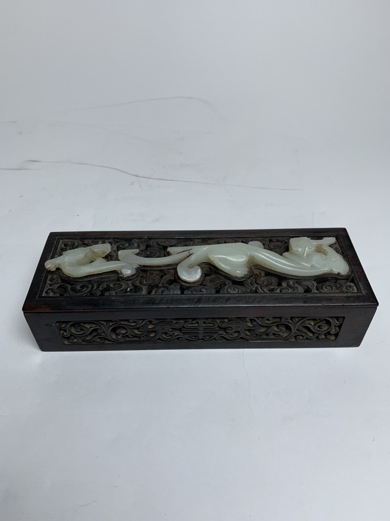 清 紫檀嵌白玉双龙捧寿纹香薰 - 图2