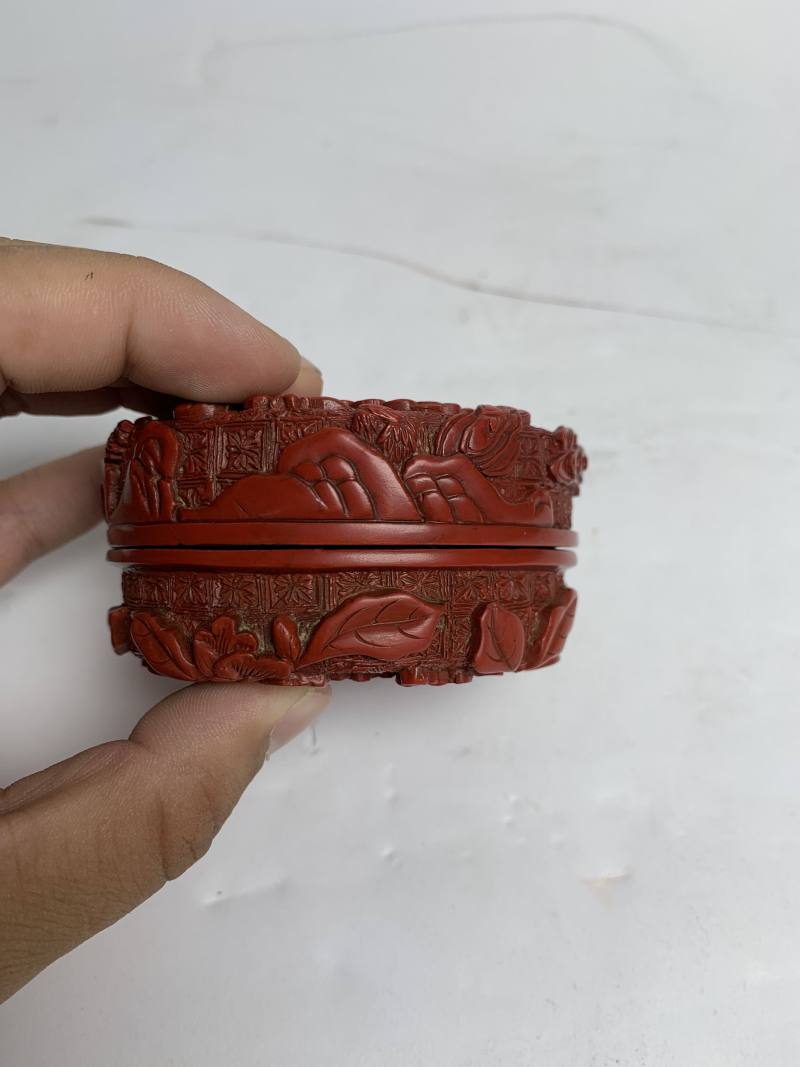 明 剔红胡人戏狮双面香盒 - 图9