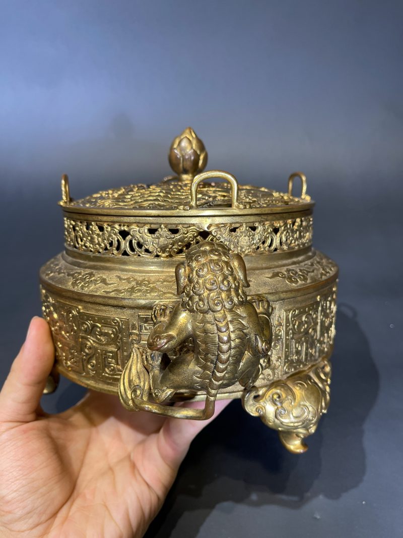 清 铜鎏金拐子龙纹三足熏炉 - 图5