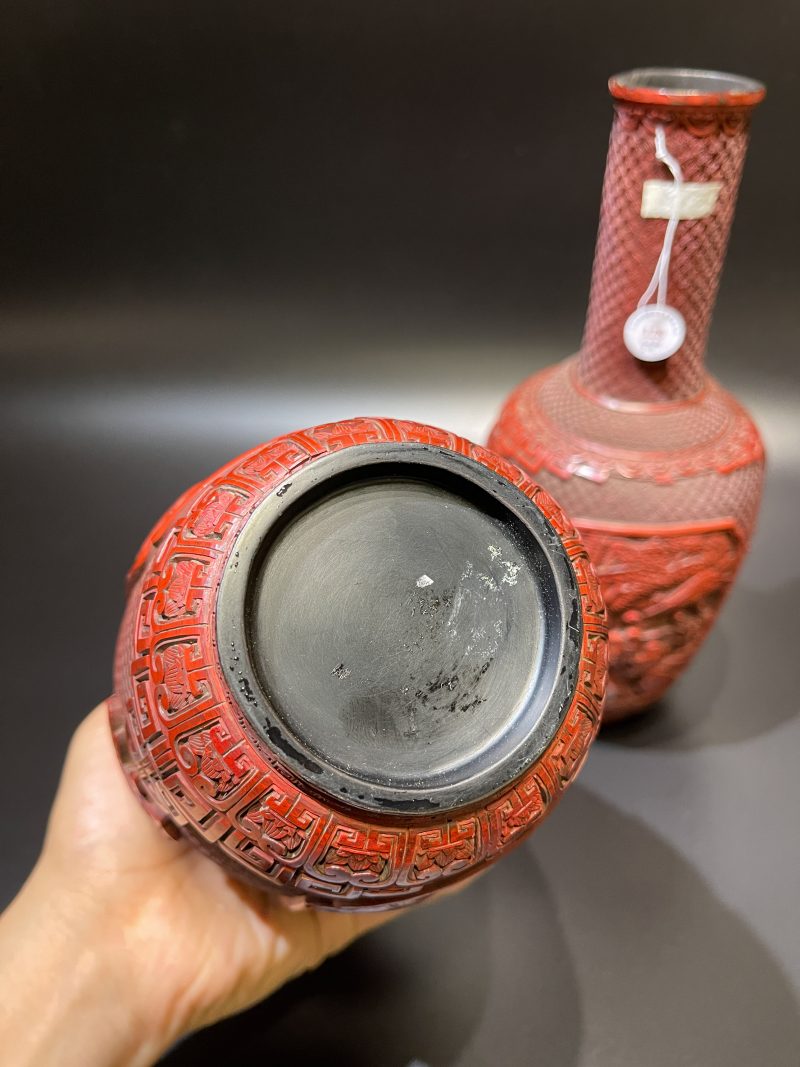 清乾隆 剔红庭院婴戏图纸槌瓶一对 - 图11