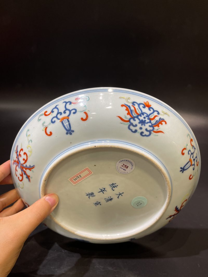 清宣统 斗彩忍冬纹盘 - 图8