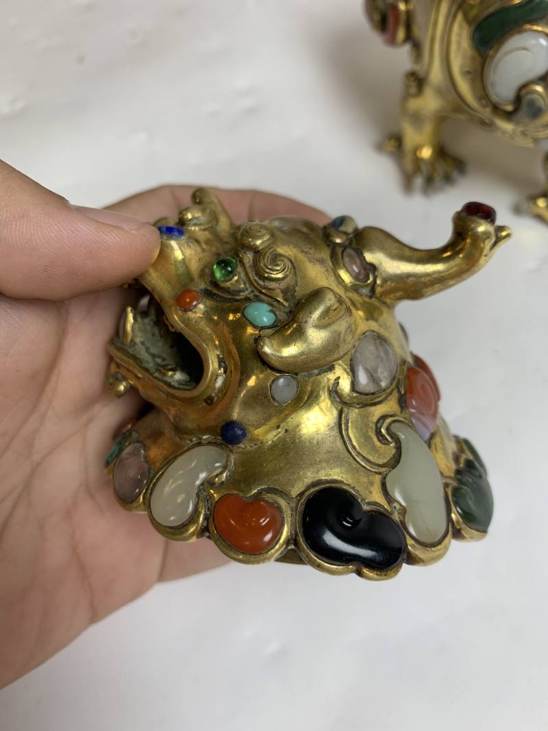 清乾隆 铜鎏金嵌百宝甪端香熏 - 图9