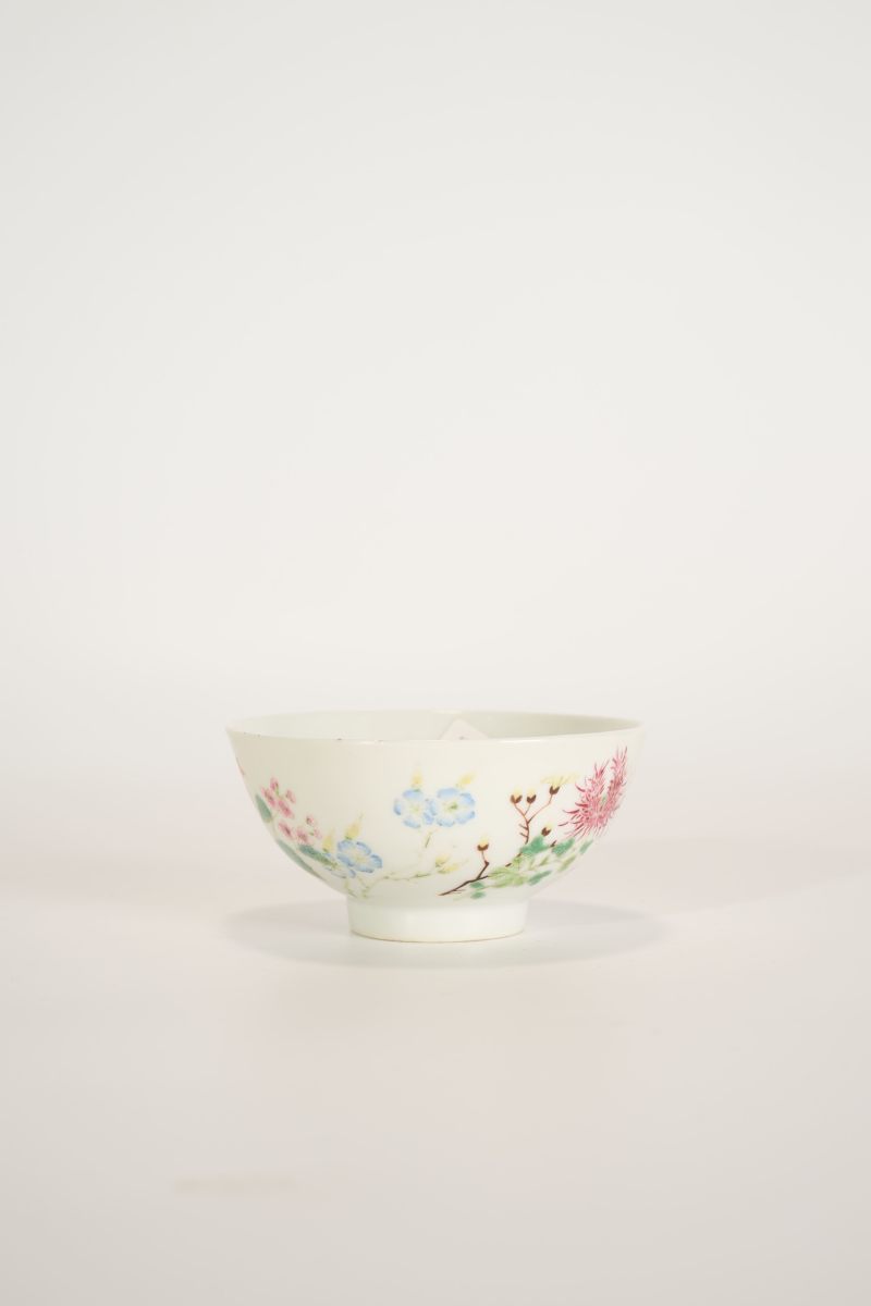 Lot866 清道光 “恺斋”款粉彩花卉纹碗 - 图4