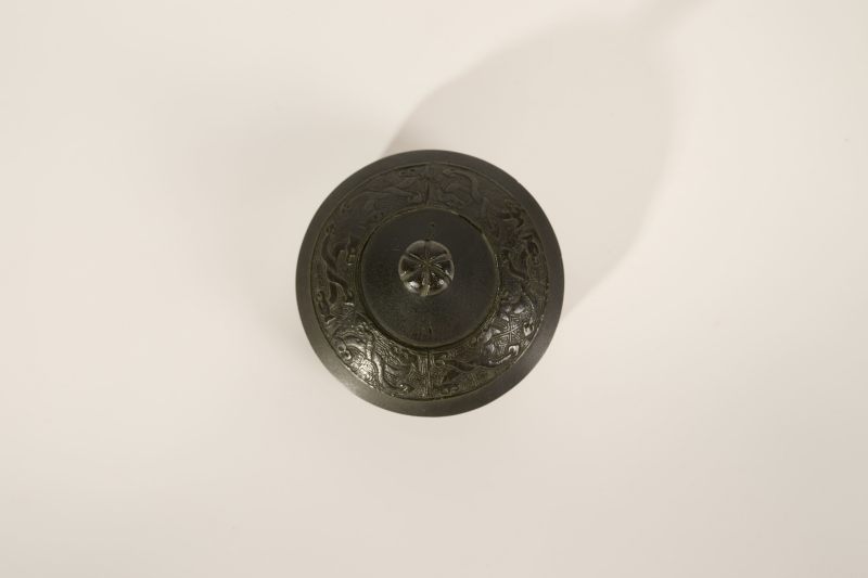 Lot948 清 铜蝉叶纹提梁卣 - 图8