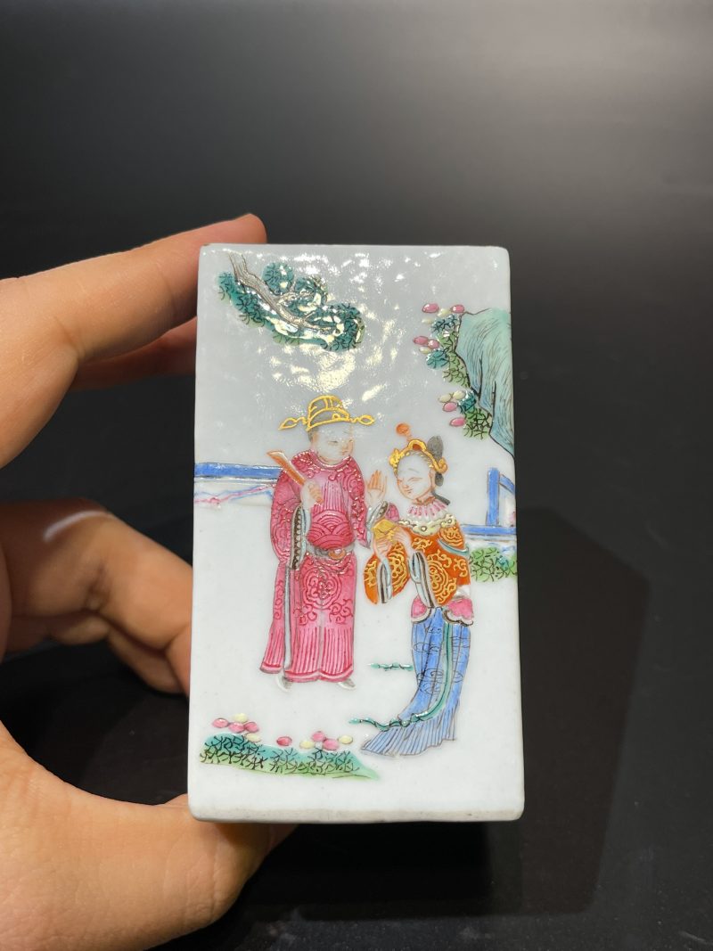 清中期 粉彩西厢记故事图四方笔筒 - 图4