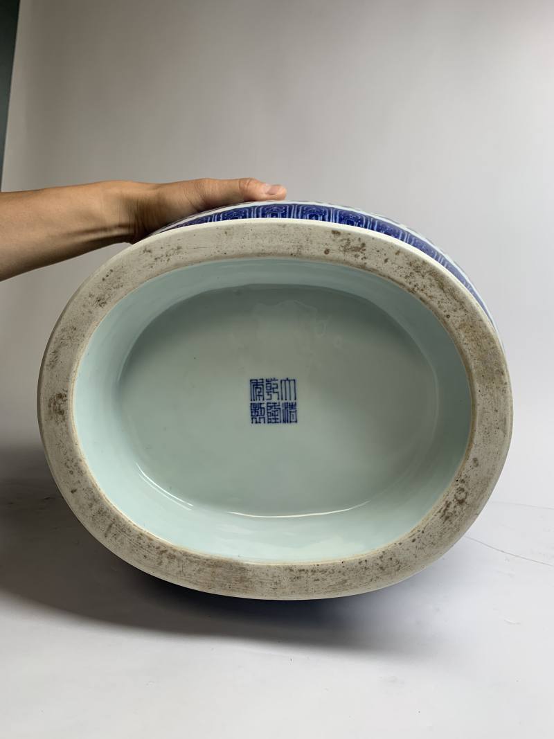 清乾隆 青花缠枝莲双龙耳尊 - 图13