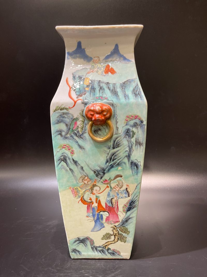 清同治 粉彩群仙祝寿图铺首方瓶 - 图8