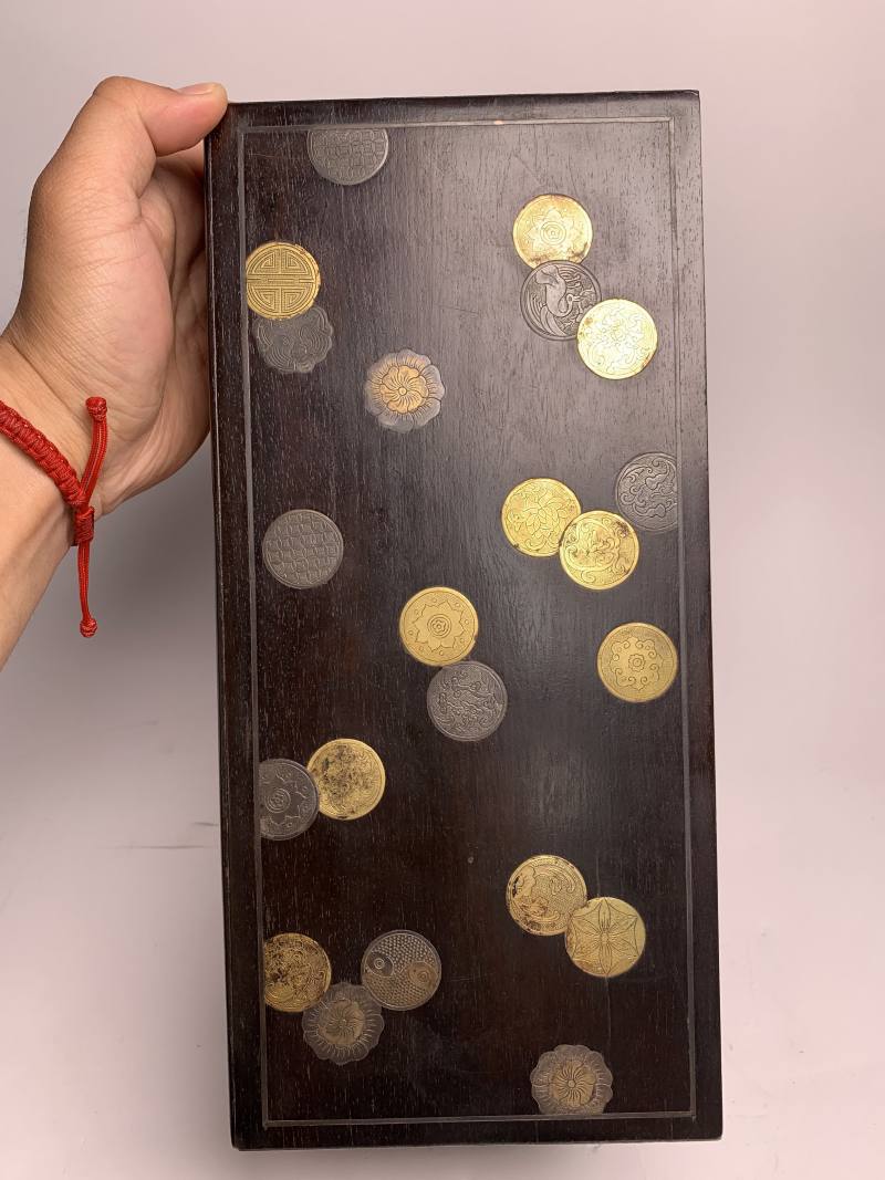 清 紫檀嵌金银海水江崖龙纹册页盒 - 图7