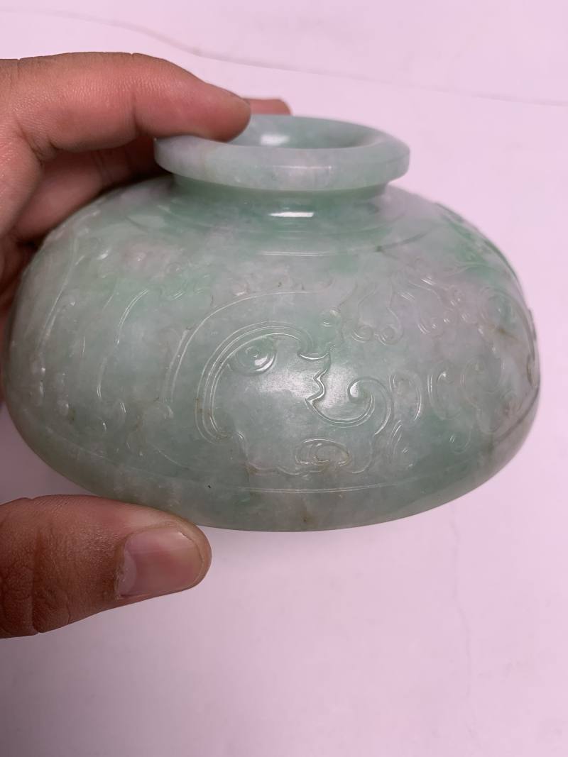 清 翡翠游环凤耳兽面纹盖炉（紫檀座） - 图5