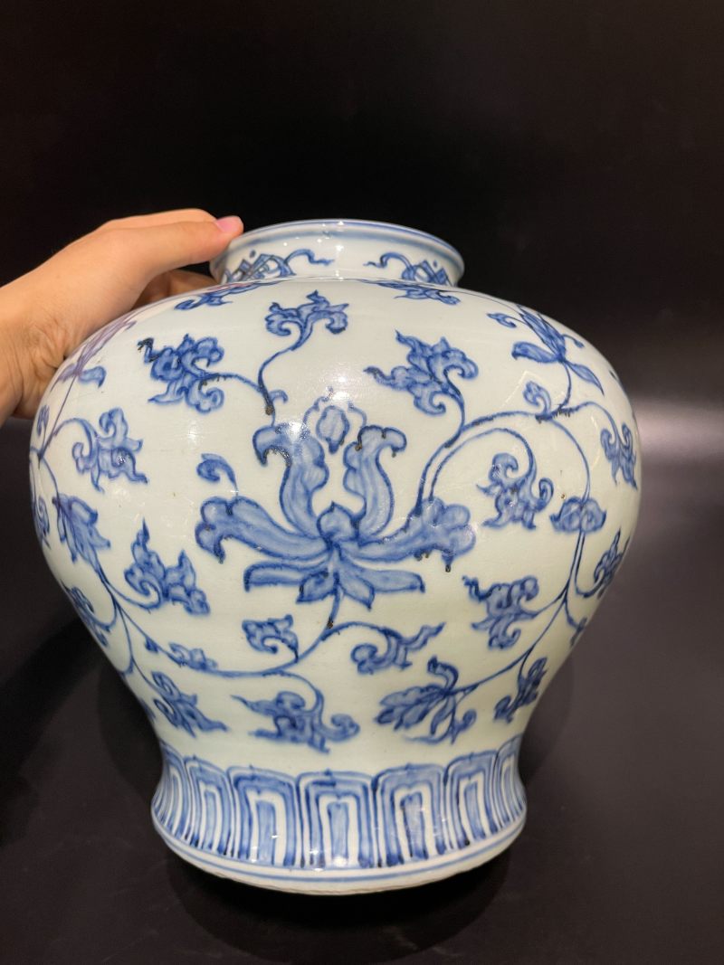 明成化 青花缠枝莲纹罐 - 图3