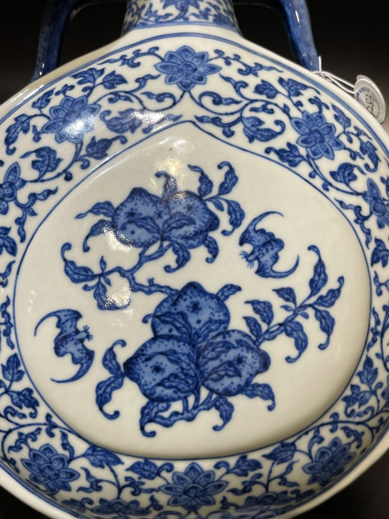 清 青花缠枝莲开光福寿纹杏圆抱月瓶 - 图11