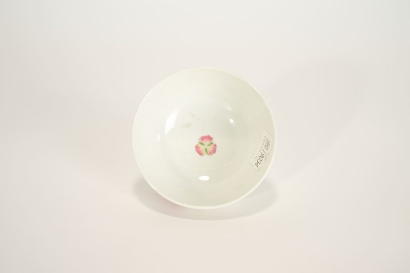 Lot866 清道光 “恺斋”款粉彩花卉纹碗 - 图5
