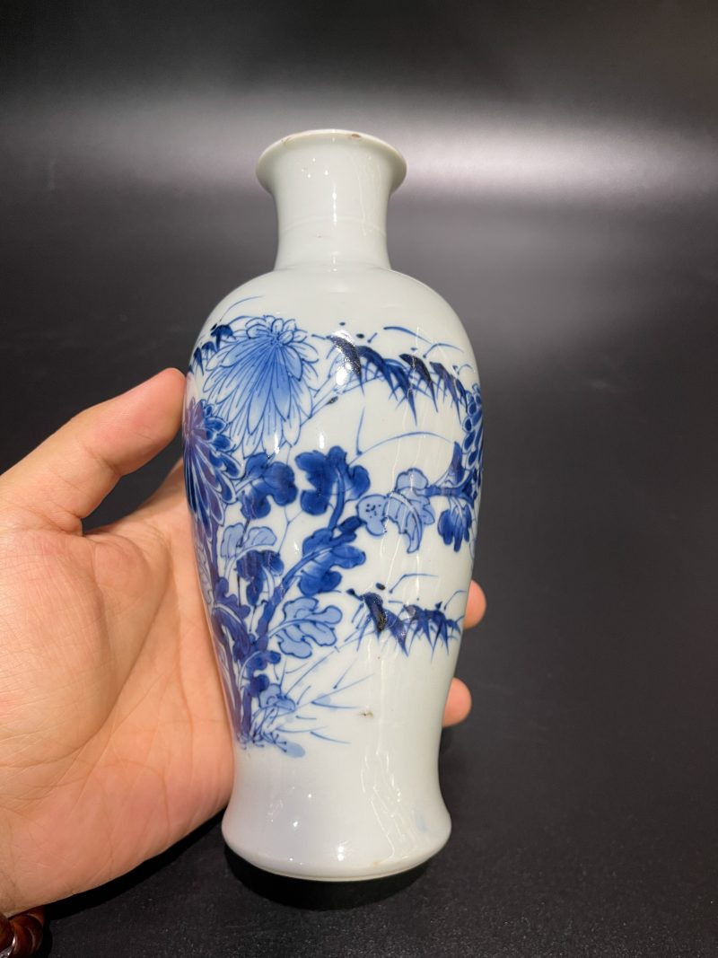 清康熙 青花蝶恋花图观音瓶 - 图3