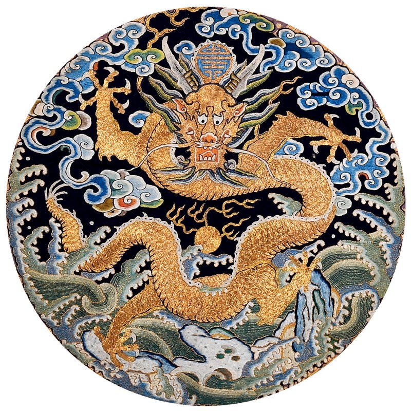 清雍正 彩绣盘金正龙纹团补