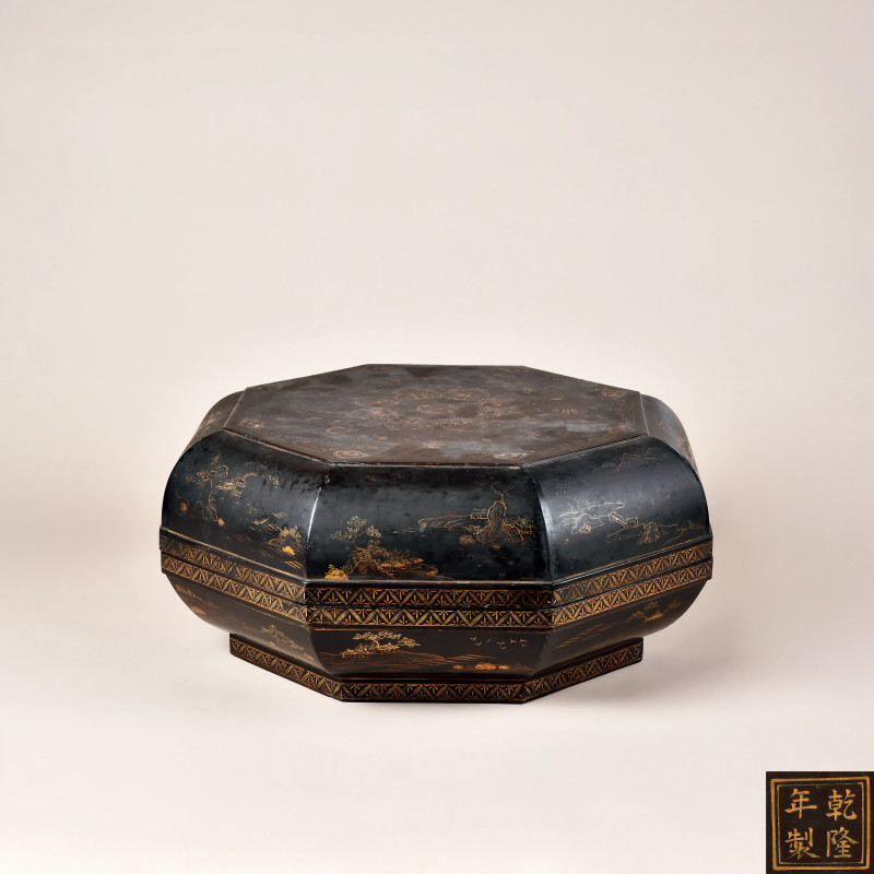 清乾隆 黑漆描金八宝山水楼阁纹大捧盒