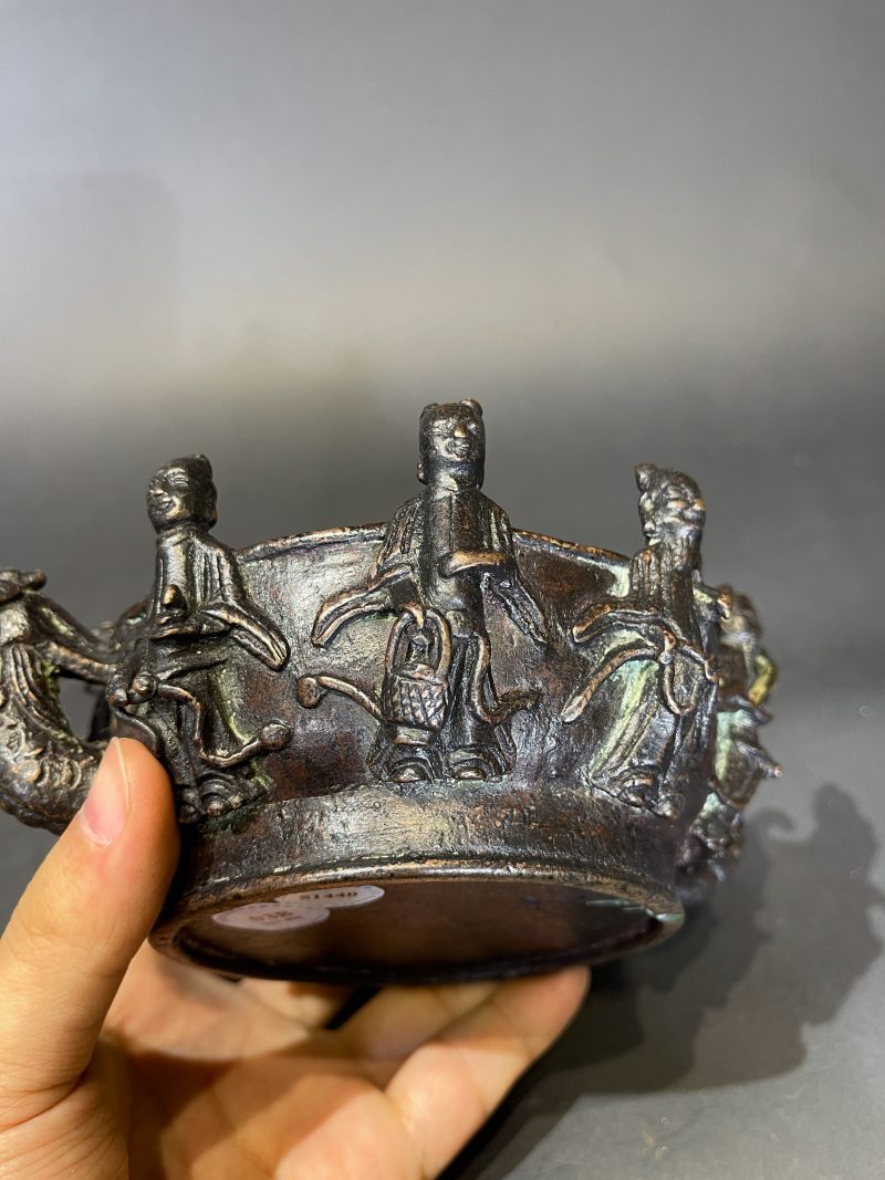 明 铜浮雕八仙人物匜式洗 - 图13