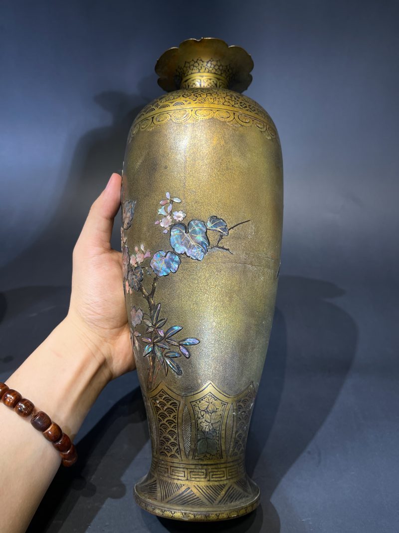 清 铜芝山嵌花卉纹花瓶一对 - 图13