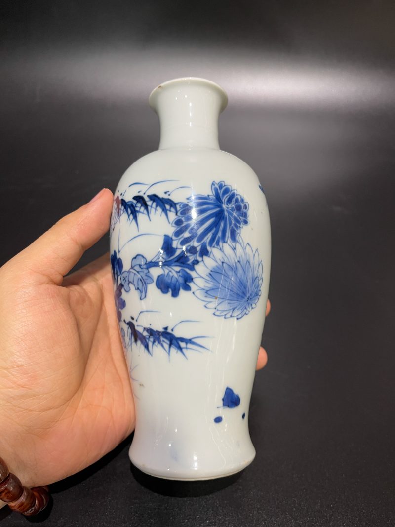 清康熙 青花蝶恋花图观音瓶 - 图4