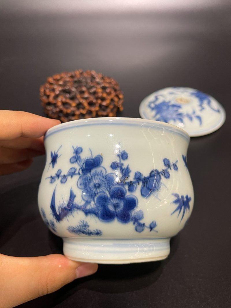 明崇祯 青花折枝花卉纹香薰 - 图8