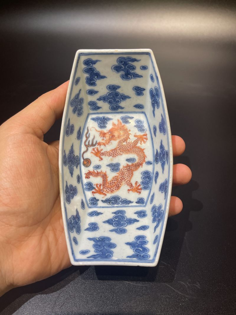 清乾隆 青花矾红云龙纹茶船 - 图3