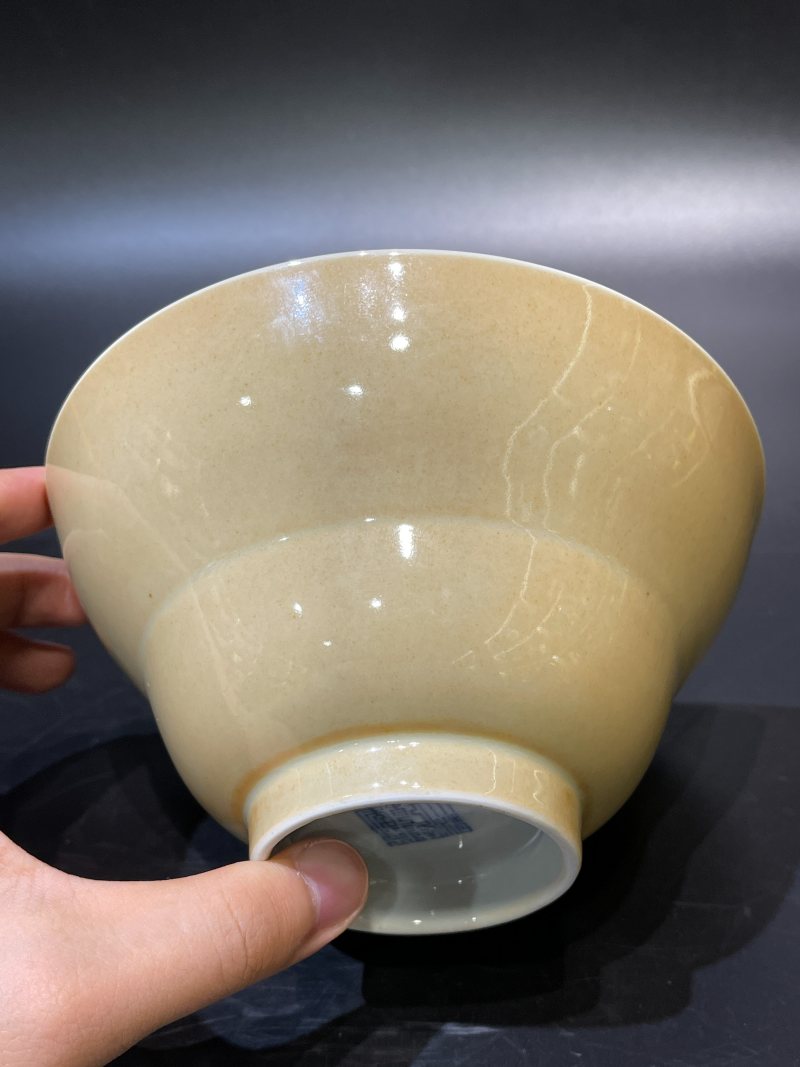 清乾隆 米黄釉折腰碗 - 图5