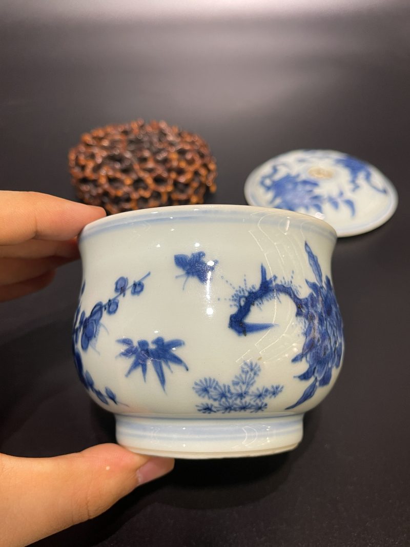 明崇祯 青花折枝花卉纹香薰 - 图9