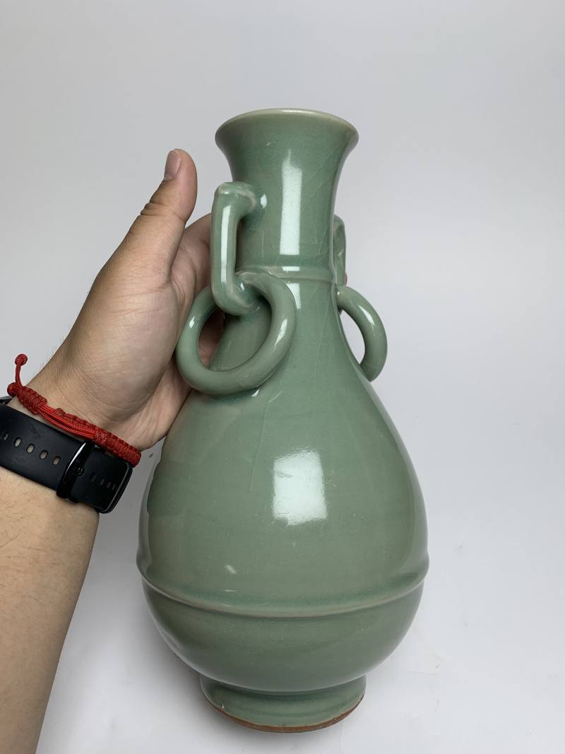 元 龙泉青釉双活环耳瓶一对 - 图11