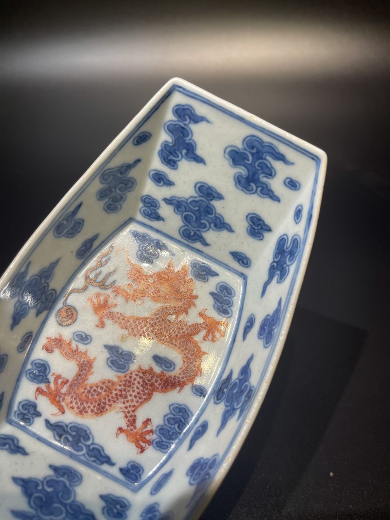 清乾隆 青花矾红云龙纹茶船 - 图5