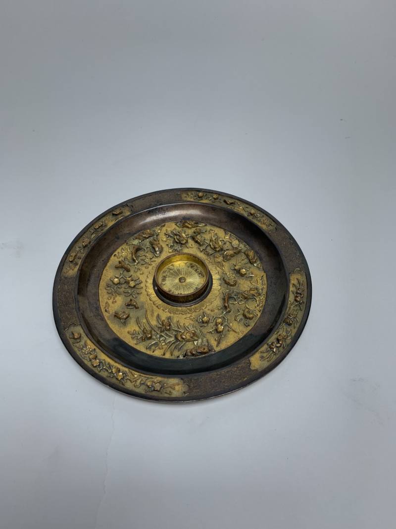 清乾隆 造办处风格铜鎏金开光浮雕花鸟纹盏托 - 图2