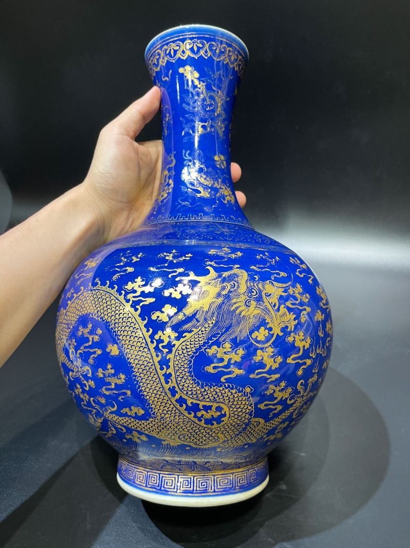 清光绪 霁蓝釉描金龙纹赏瓶 - 图7