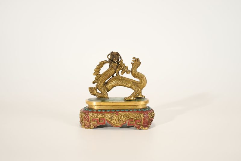 Lot895 清乾隆 铜鎏金行龙 - 图2