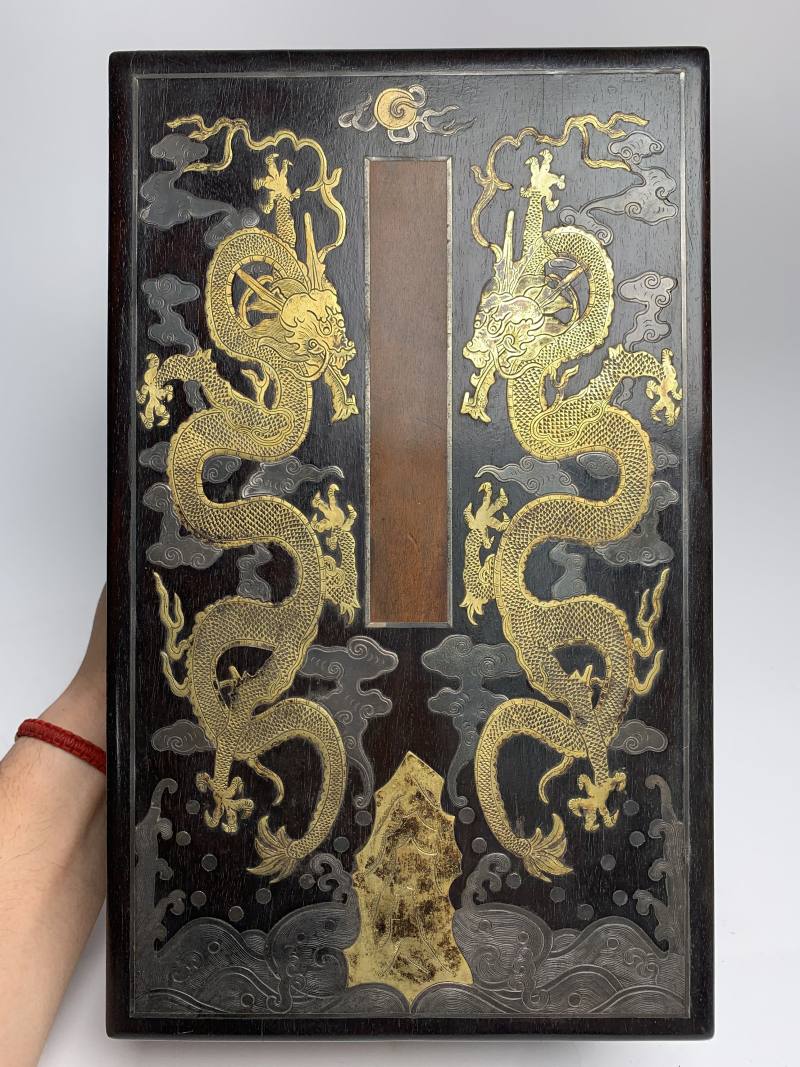 清 紫檀嵌金银海水江崖龙纹册页盒 - 图3